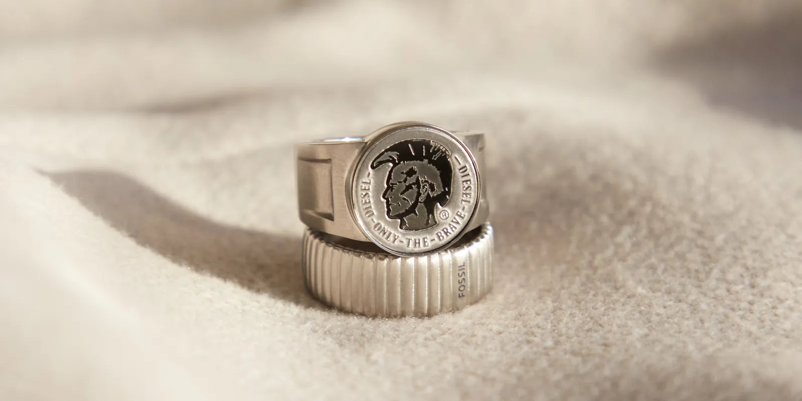 How to wear silver jewelry as a man – stylish and confident