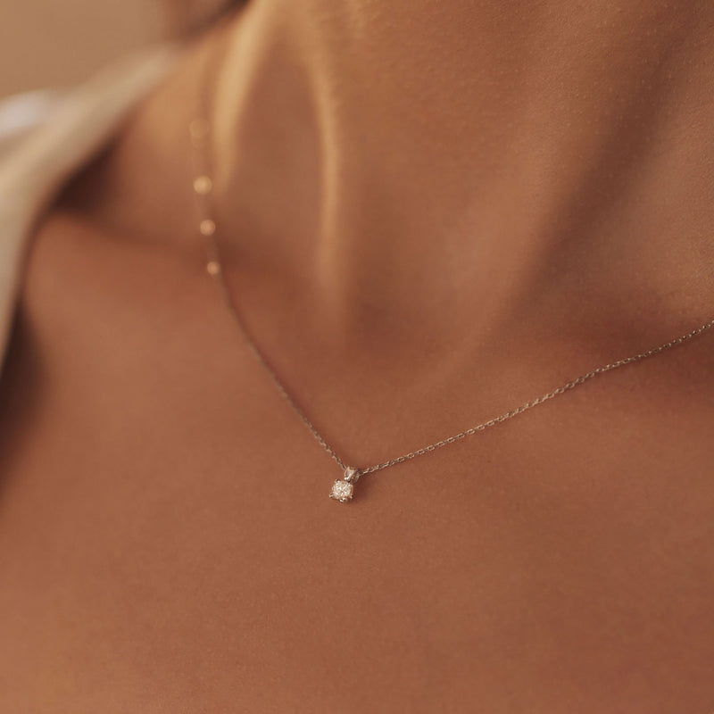 Isabel Bernard De la Paix Christine 14 karaat witgouden collier | diamant 0.10 ct | IBD350006-zoom-