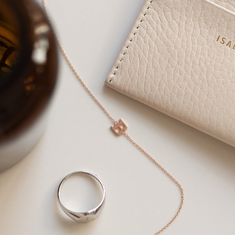 Isabel Bernard La Concorde Rachel 14 Karaat Rosé Gouden Initial Armband IB320042-Z-zoom-