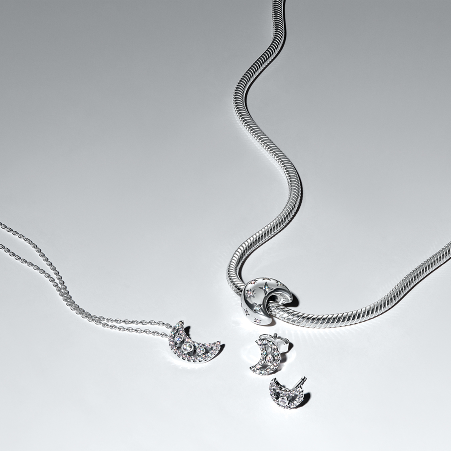 Pandora Moments 925 Sterling Silver Crescent Moon Pendant Necklace 394259C01-50