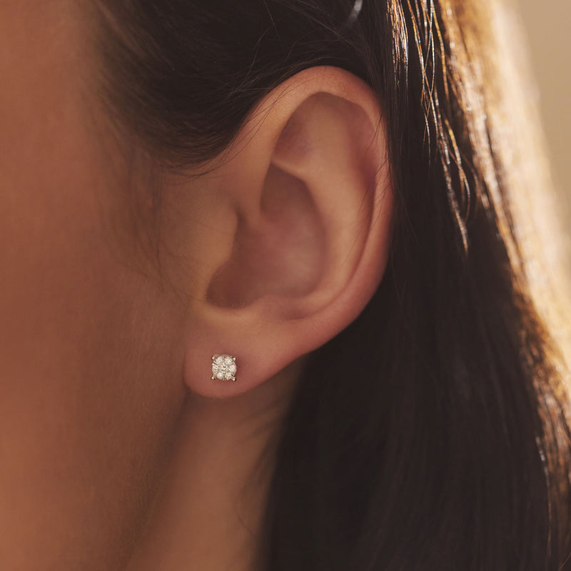 Isabel Bernard De la Paix Hanaé 14 karaat witgouden oorknoppen | diamant 0.16 ct | IBD360016-zoom-