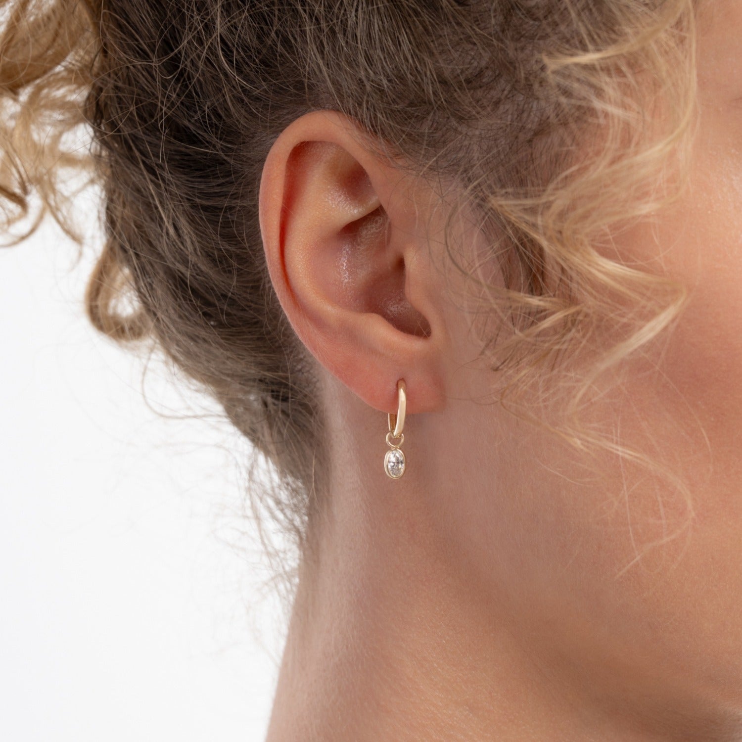 Isabel Bernard Le Marais Sophie 14 Karat Gold Hoop Earrings With Zirconia Stone IB360293