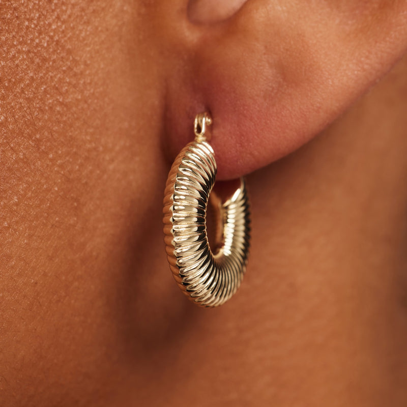 Isabel Bernard Rivoli Melissa 14 karaat gouden oorringen IB360277-zoom-