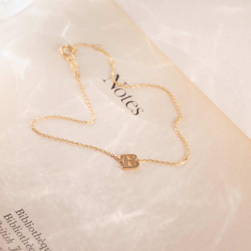 Isabel Bernard Le Marais Rachel 14 Karaat Gouden Initial Armband IB320101-A (Letter A)-zoom-