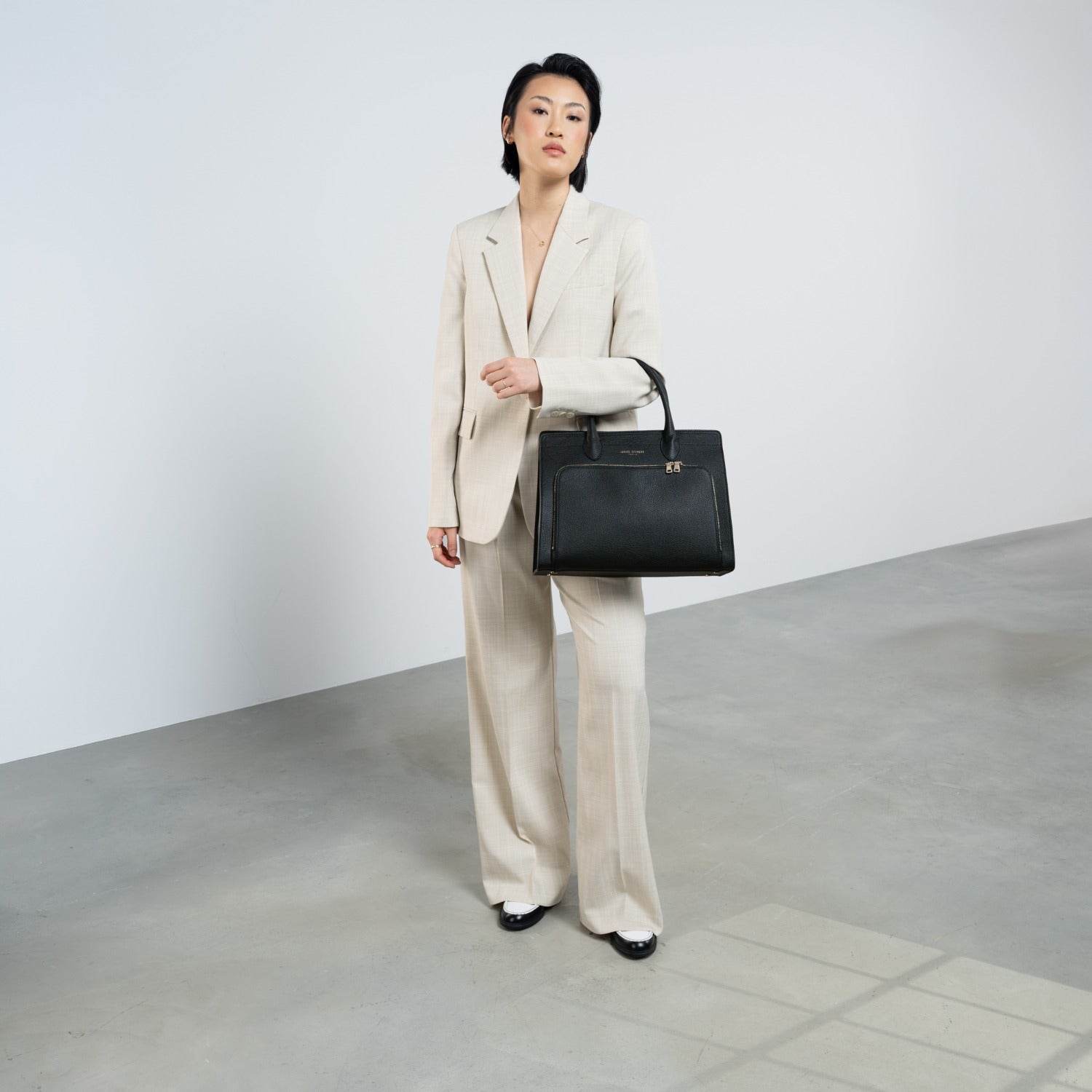 Isabel Bernard Honoré Nadine black calfskin leather handbag with 13 inch laptop compartment IB25110-001-13