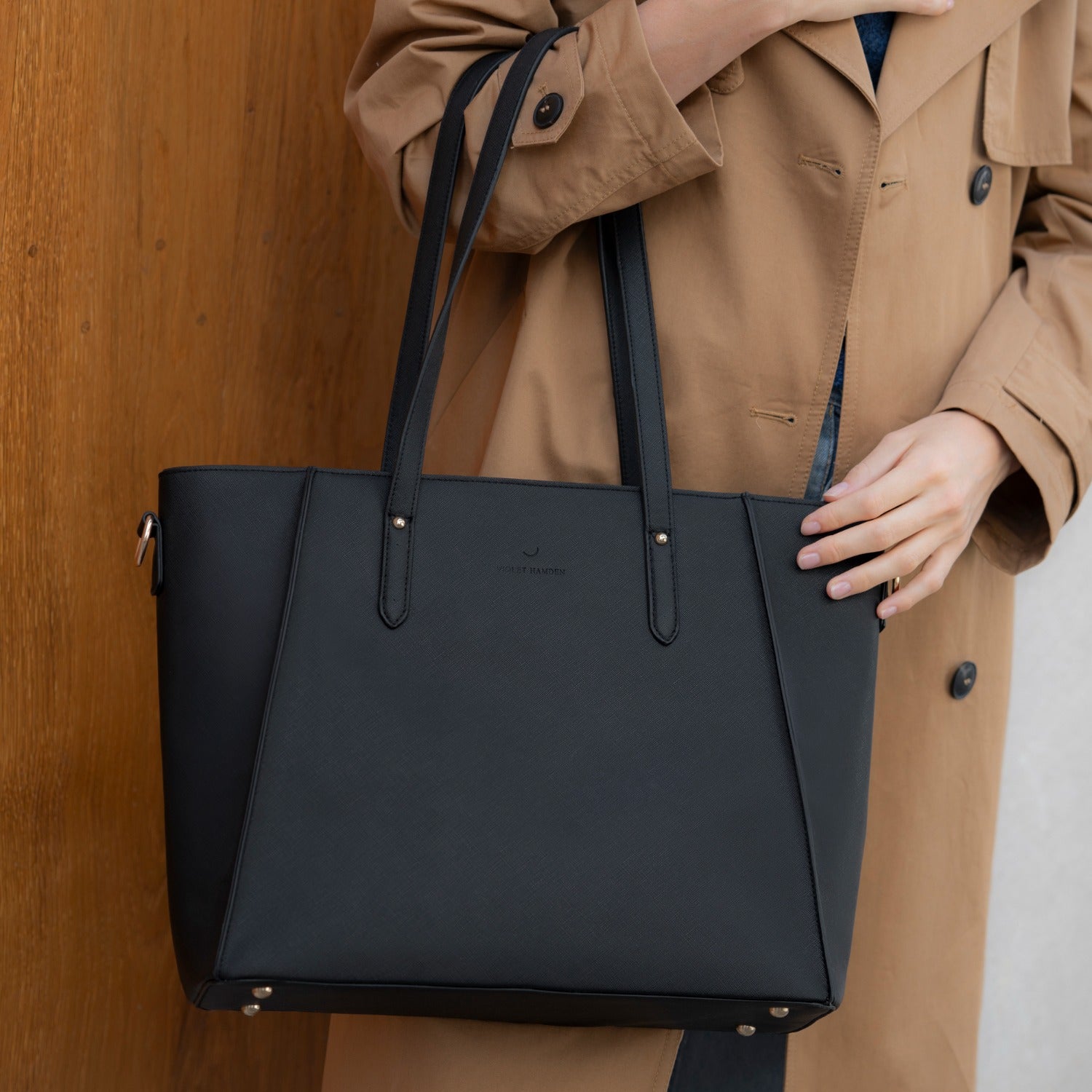 Violet Hamden Essential Bag Black Shopper VH25035-801