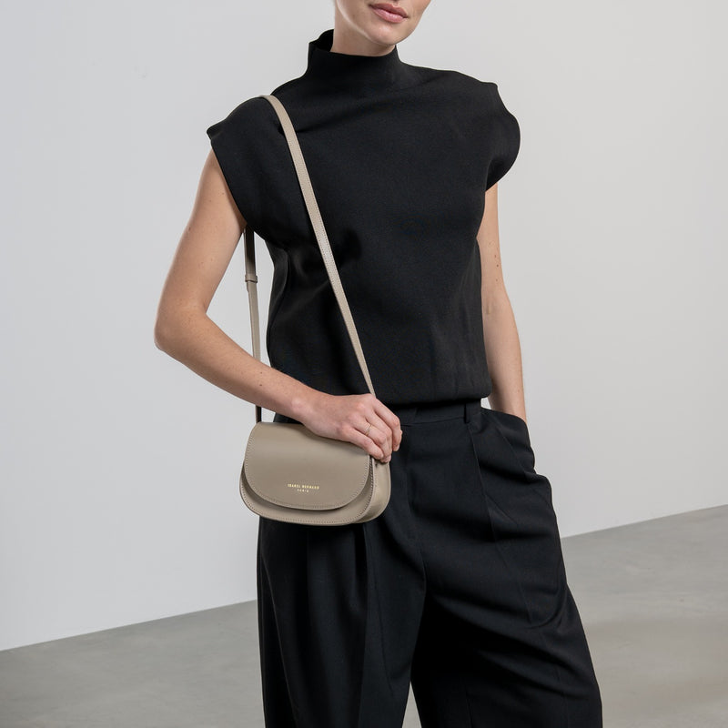 Isabel Bernard Montmarte Manon taupe leren crossbody tas van natuurleer IB21116-zoom-