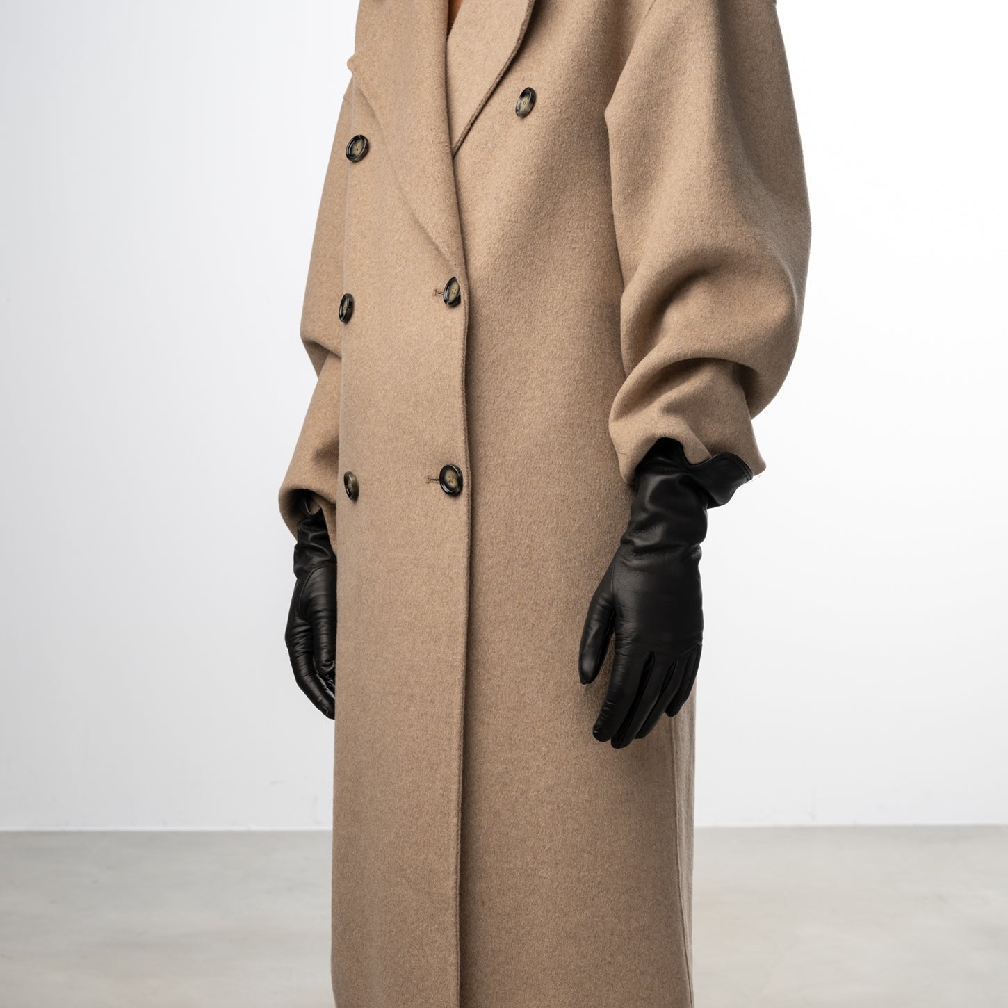 Isabel Bernard Honoré Sylvie black goatskin leather gloves IB67004-301-6.5