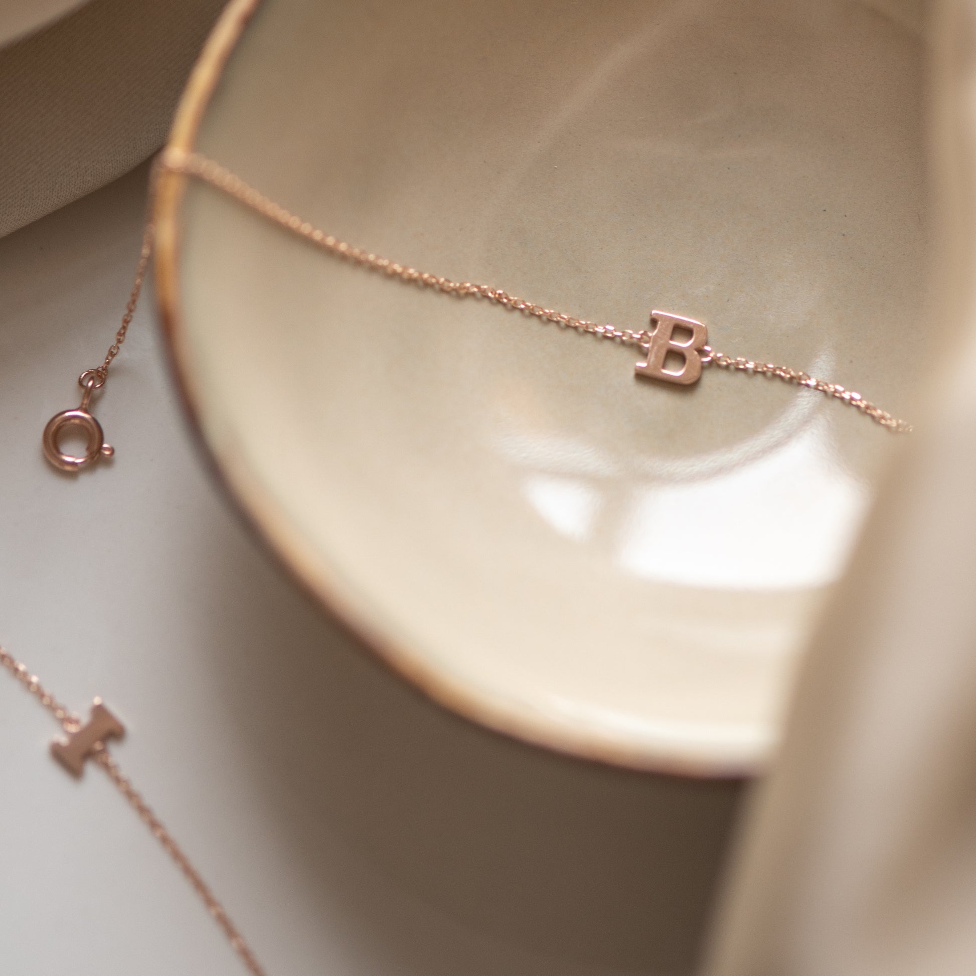 Isabel Bernard La Concorde Rachel 14 Carat Rosegold Initial Bracelet IB320042-Z