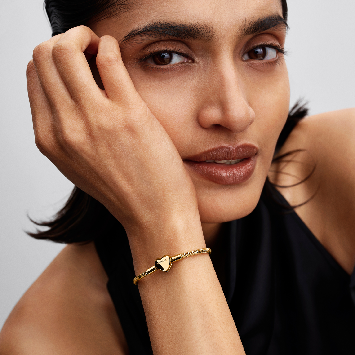 Pandora Moments Gold Plated Heart Clasp Faceted Snake Chain Bracelet 564236C00-17