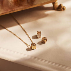 Isabel Bernard Le Carré Felie 14 Carat Golden cube Charm Heart IB350044