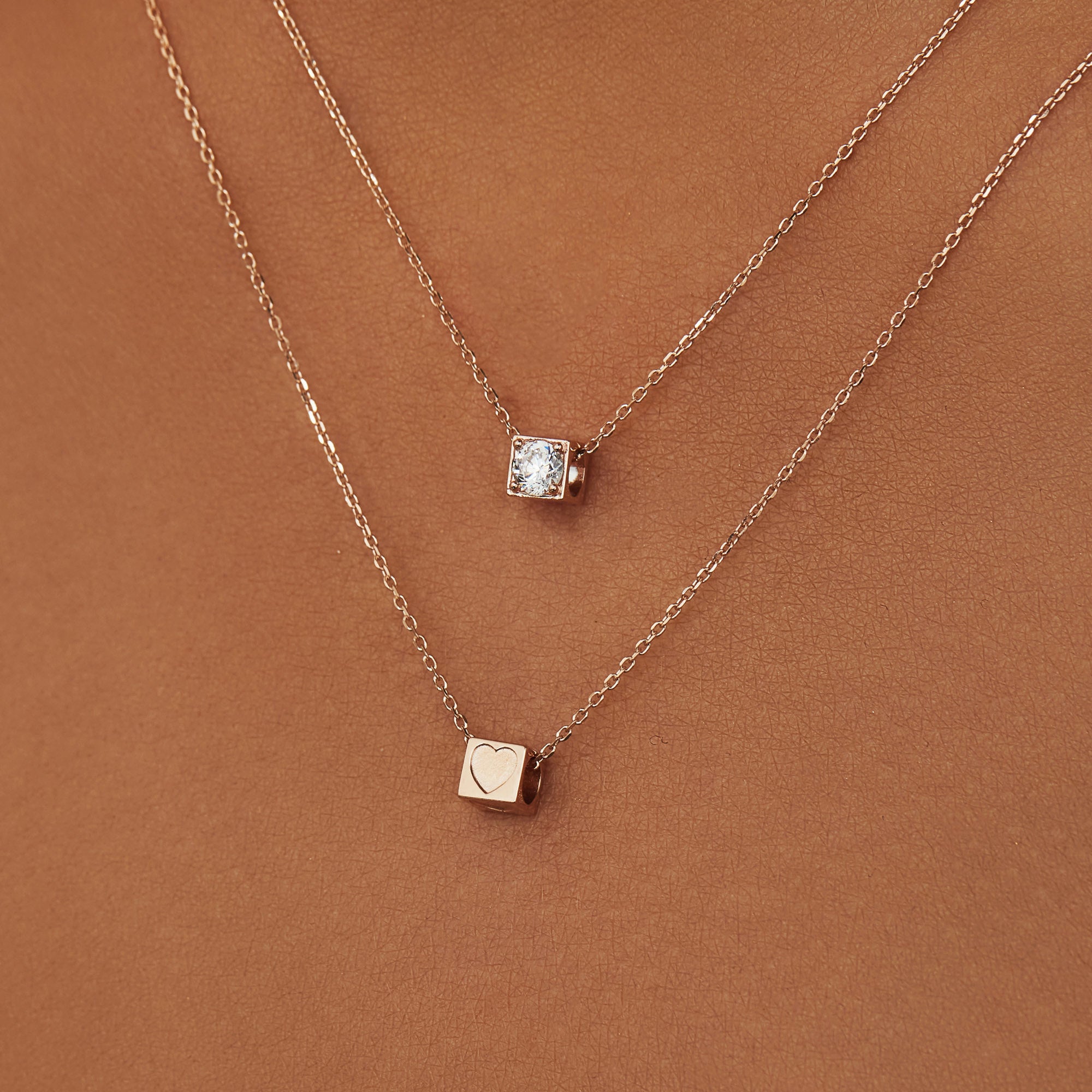 Isabel Bernard La Concorde Felie 14 Carat Rosegold cube Charm IB350049