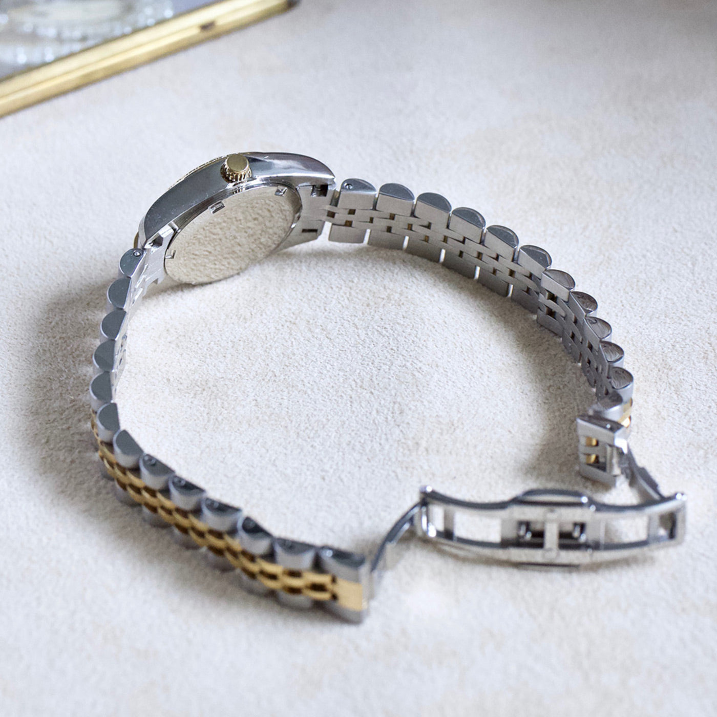 Jacques du Manoir Inspiration Gold Watch NRO.08