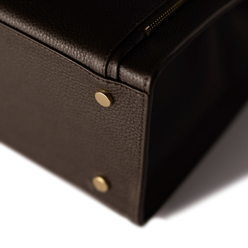 Isabel Bernard Honoré Nadine donkerbruine kalfsleren handtas met 13 inch laptopvak IB25110-031-13-zoom-