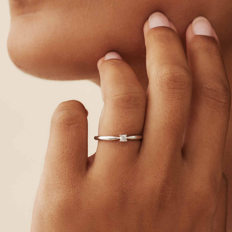 Isabel Bernard De la Paix Christine 14 karaat witgouden ring | diamant 0.10 ct | IBD330006-48-zoom-